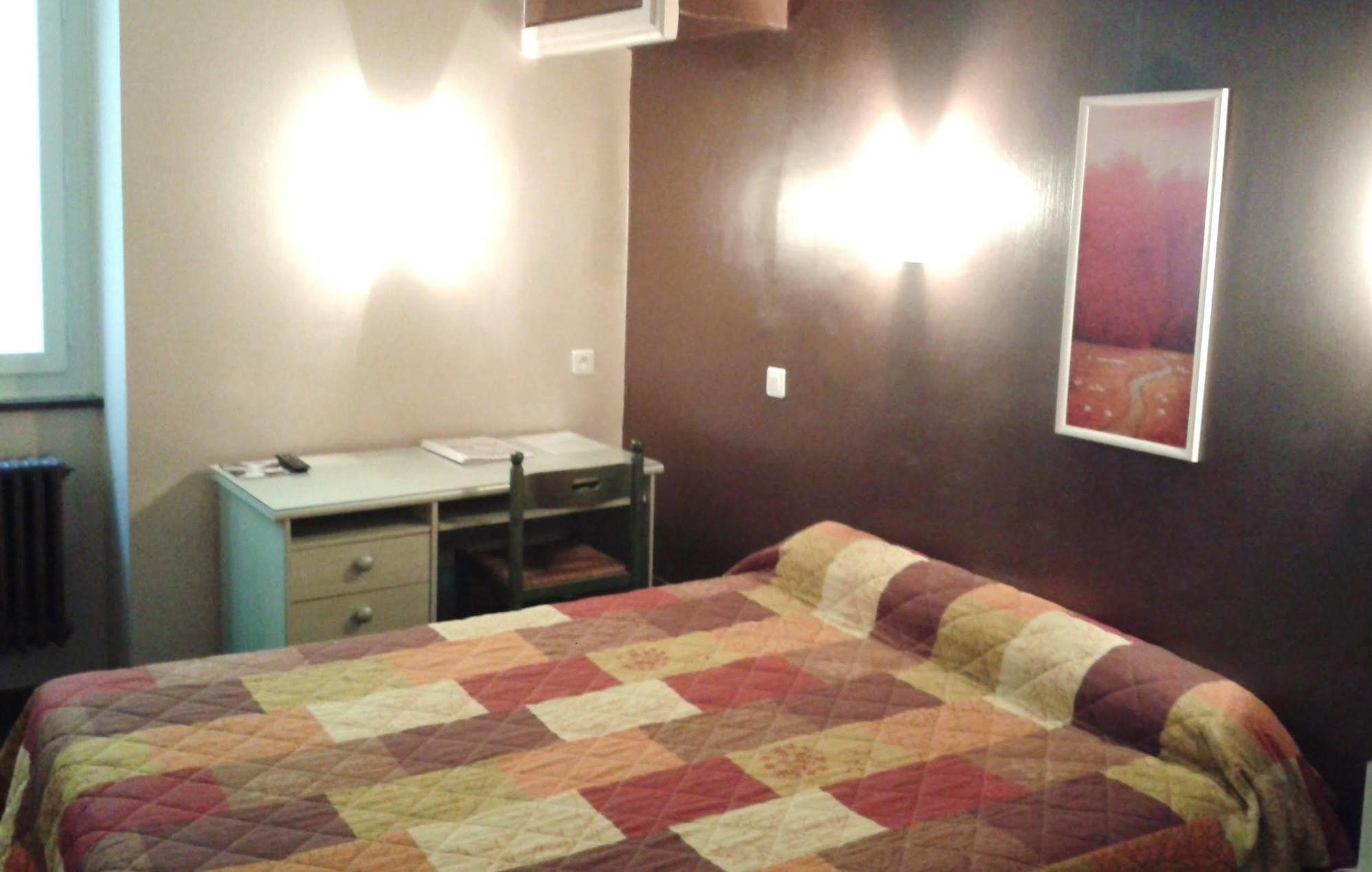 Logis Hotel Saint Jacques 발랑스 외부 사진